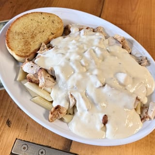 Chicken Alfredo Penne Pasta